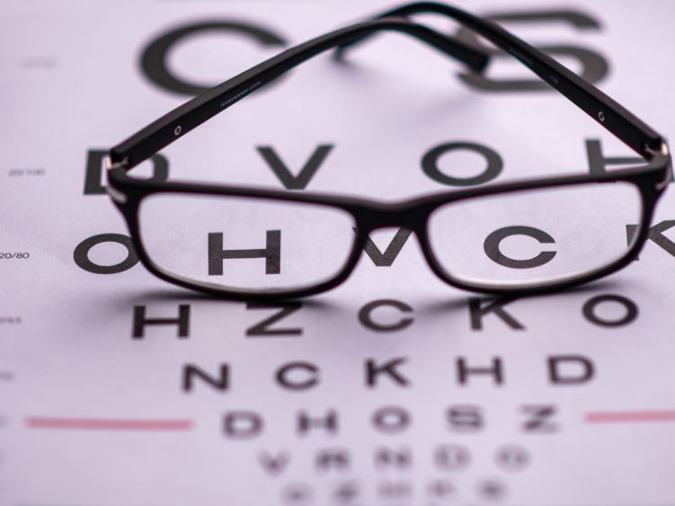 Головні ознаки, що час до офтальмолога