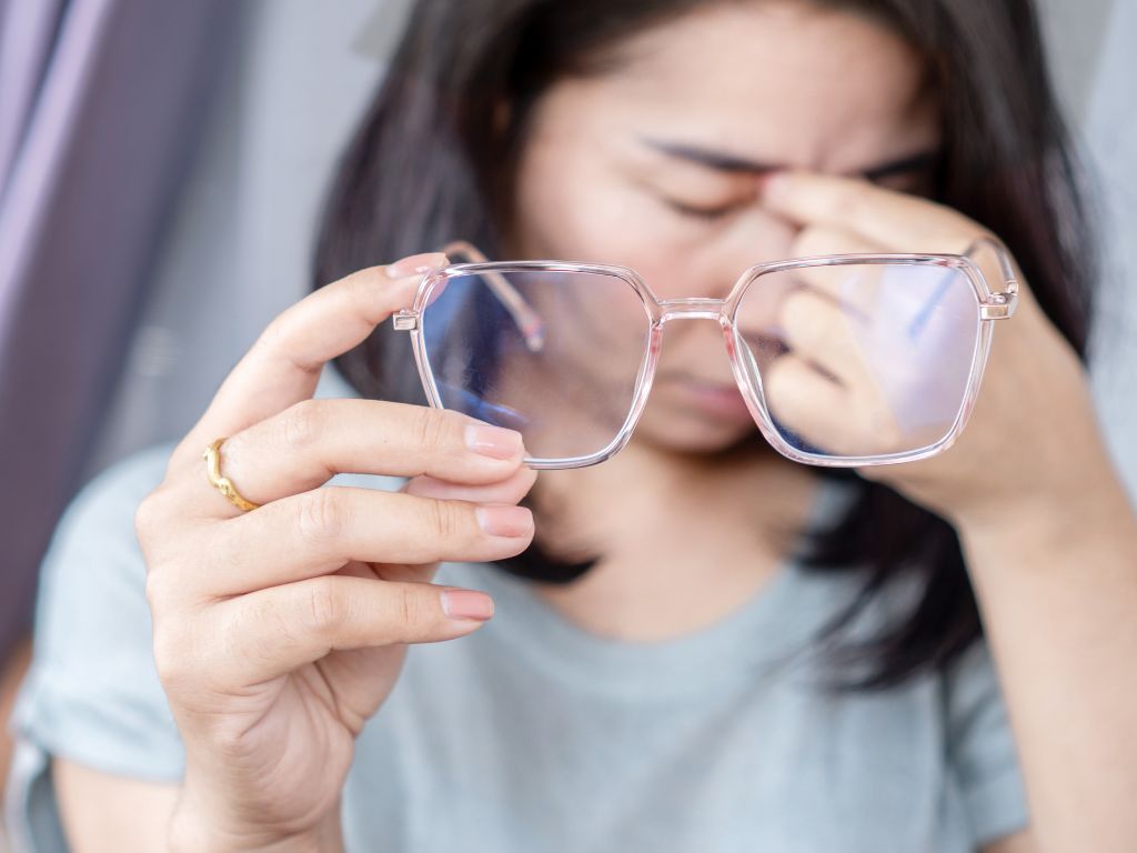 Як позбутися болю в очах